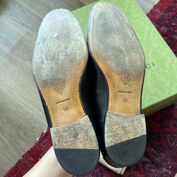 Gucci - Black Leather Loafers with Gold Accents - Picture 7 of 7